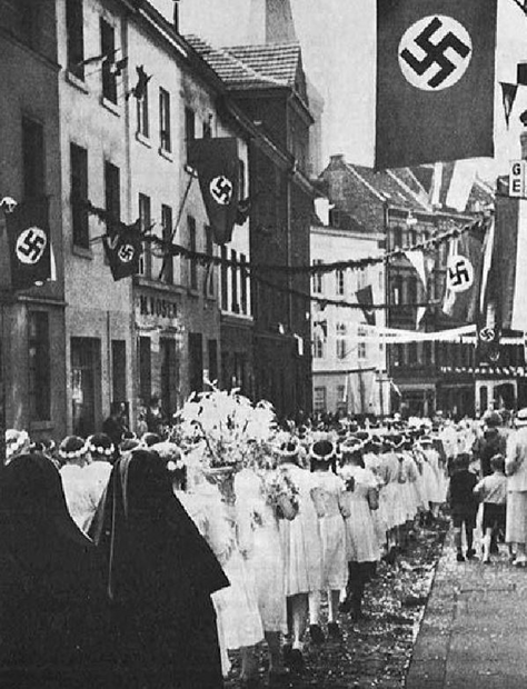 Une procession catholique à Cologne, après 1933 | www.rheinischse-geschichte.de