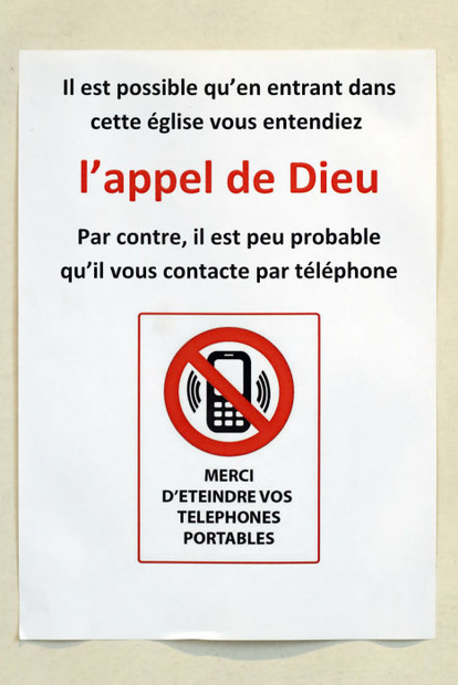 Téléphone interdit dans l'église, appel de Dieu, Paris © GODONG, Fred de Noyelle 