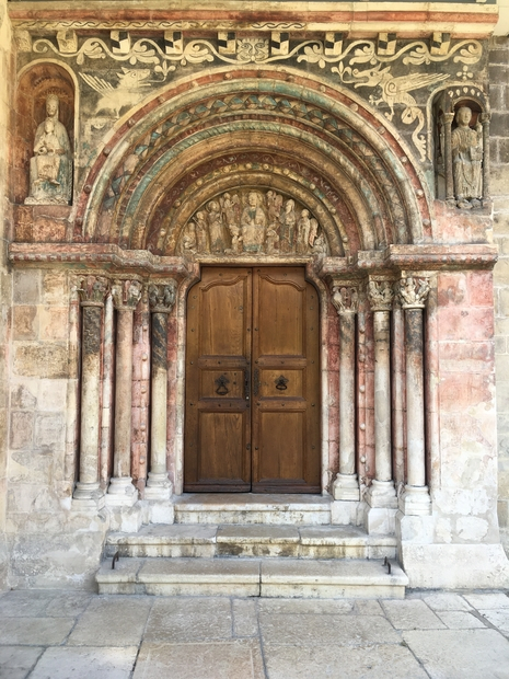 Portail sud de la collégiale de la fin du XIIe siècle @ Comité du 1400e anniversaire de St-Ursanne/Ldd