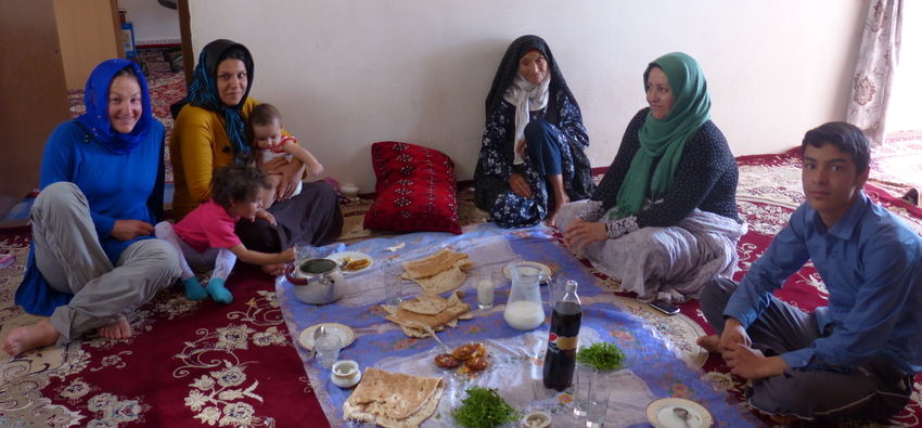 Accueil dans une famille de l'est de l’Iran © Sébastien Kramer