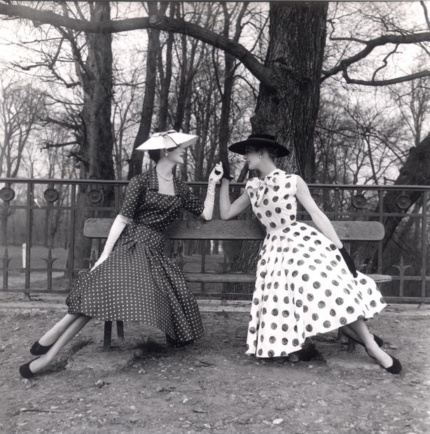 Photo de mode pour le magazine "Vogue", France 1955 © Sabine Weiss