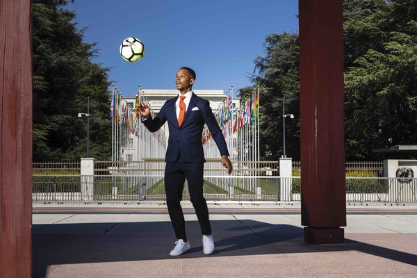 Abdul Carrupt, Guinée Bissau, devant la place des Nations, Genève. @ Aurélien Bergot