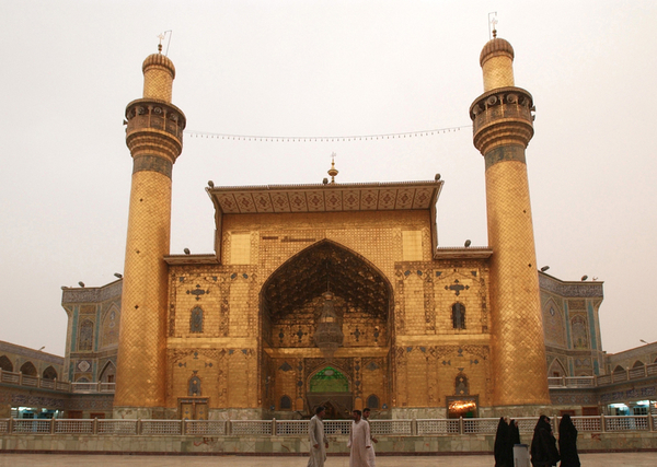 Mausolée d'Ali ibn Abi Talib, Nadjaf avril 2003 © Arlo K. Abrahamson/Wikimedia