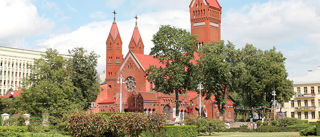 L'église rouge de Minsk est au centre de la capitale biélorusse | International © Pixabay/tortic84, Pixabay License